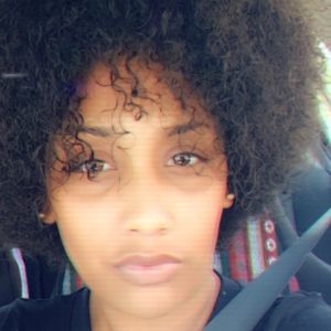 Meet your Posher, Raquel